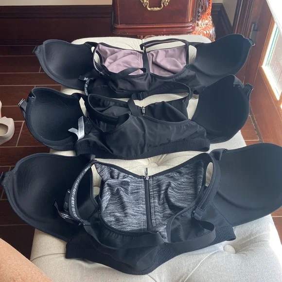 Set of 3 Victoria’s Secret Sports Bras - Picture 2 of 3